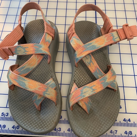 Women’s size 6 Chaco sandals - Picture 1 of 4